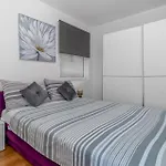 Appartement 2 Bedroom Awesome In Dramalj