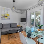 2 Bedroom Awesome In