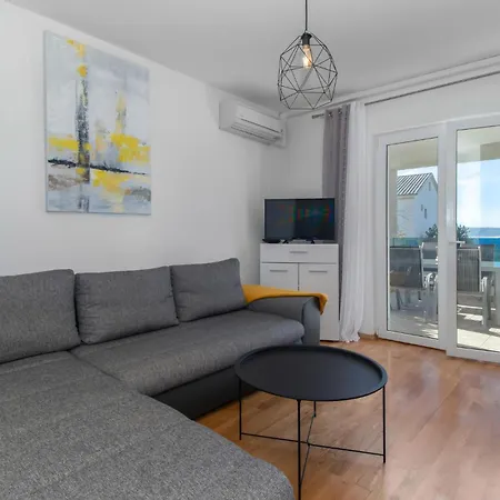 Apartment 2 Bedroom Lovely In Dramalj
