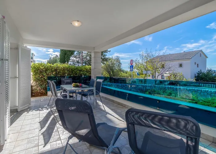 2 Bedroom Lovely In Apartamento