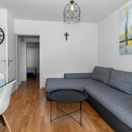 2 Bedroom Awesome In Lejlighed