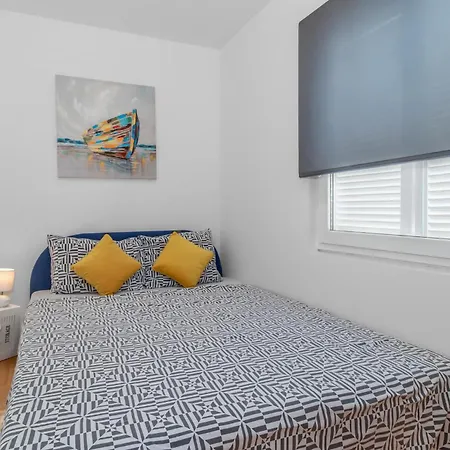 2 Bedroom Awesome In Lejlighed