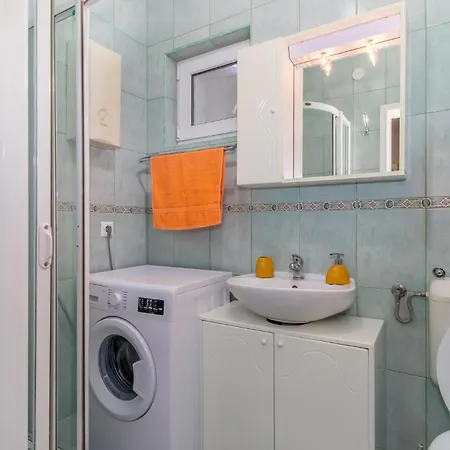 2 Bedroom Lovely In Apartament *