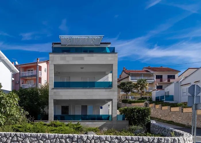 2 Bedroom Lovely In