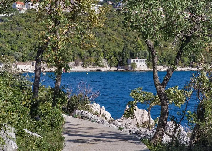 2 Bedroom Lovely In * Dramalj